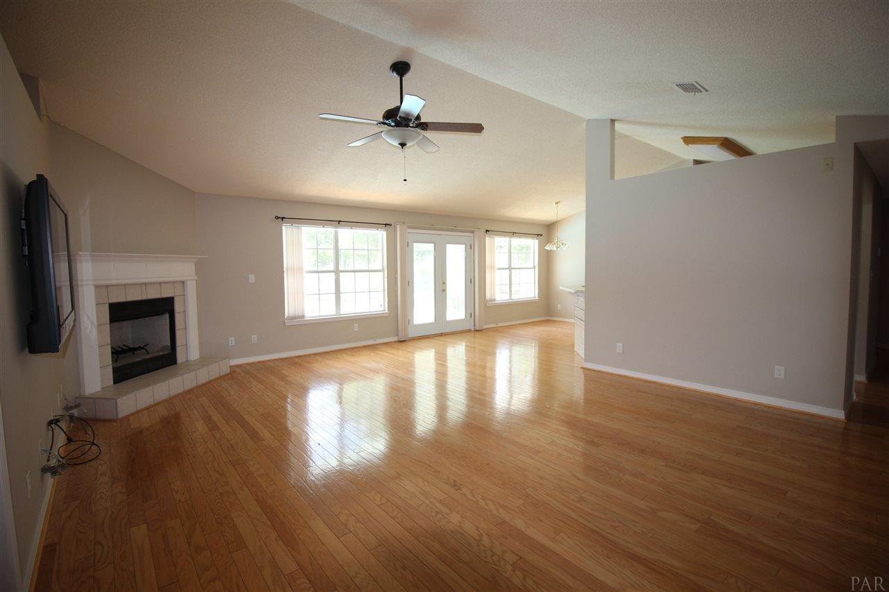 6005 Ridgeview Drive Milton, FL 32570 - Photo 12 of 30
