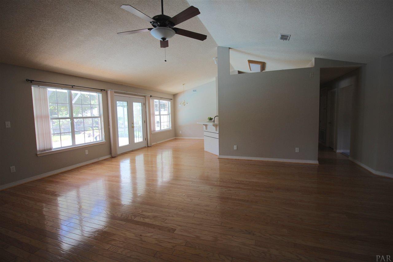 6005 Ridgeview Drive Milton, FL 32570 - Photo 13 of 30