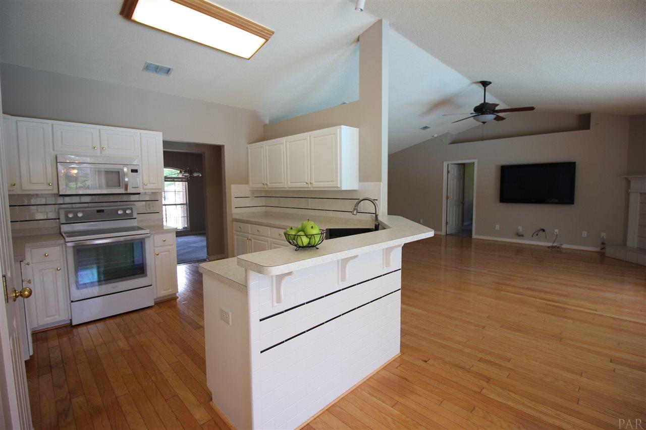 6005 Ridgeview Drive Milton, FL 32570 - Photo 16 of 30