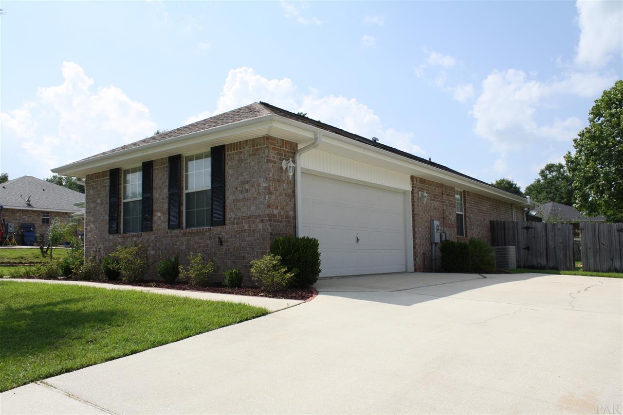 6005 Ridgeview Drive Milton, FL 32570 - Photo 7 of 30