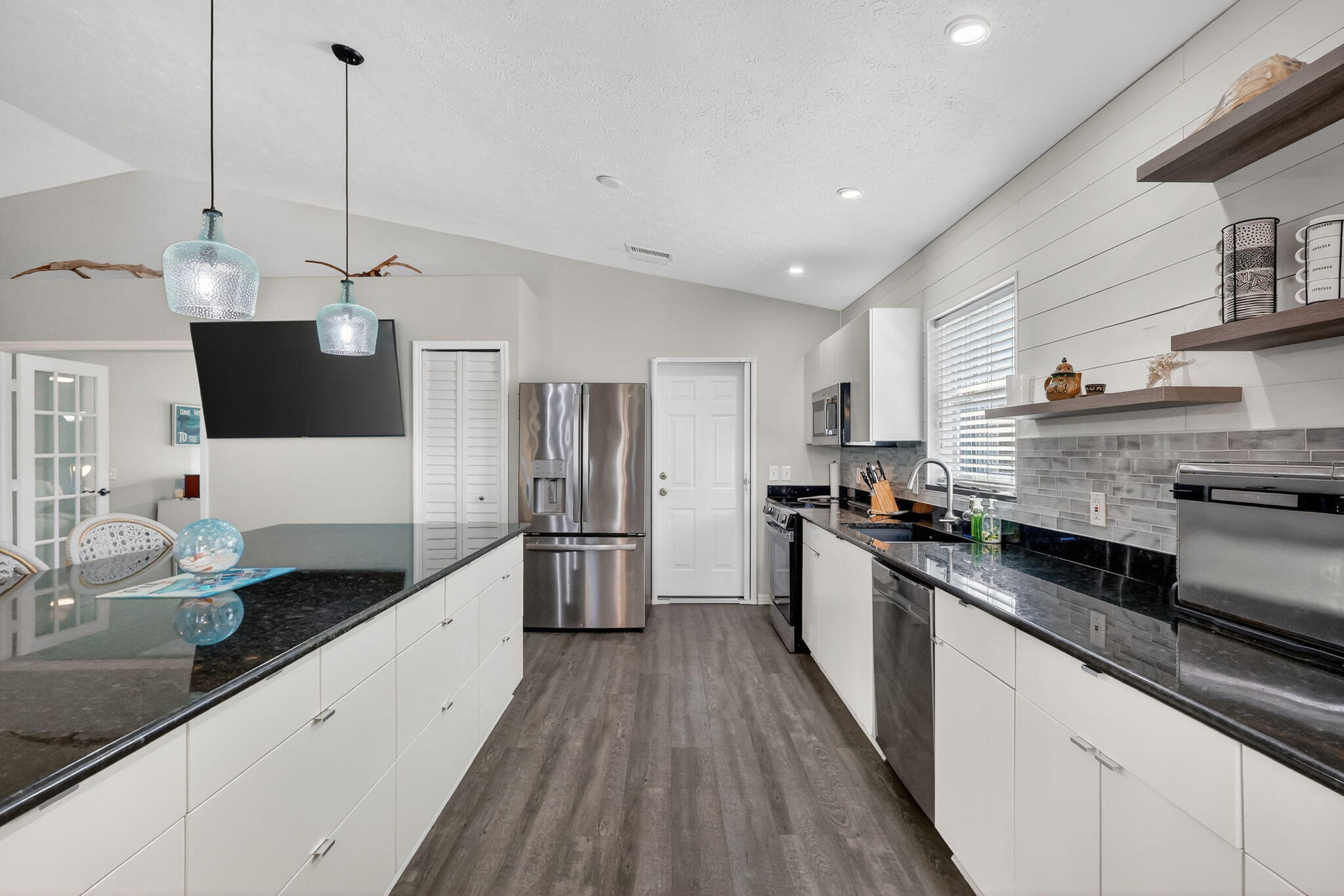 6655 Alemendra Street Fort Pierce, FL 34951 - Photo 17 of 53 17-web-or-mls-7R7A7143