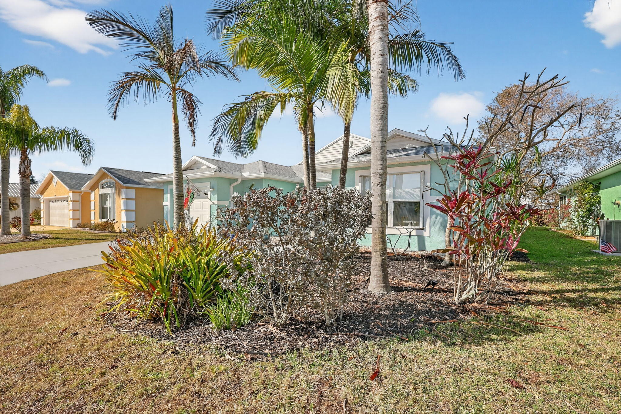 6655 Alemendra Street Fort Pierce, FL 34951 - Photo 3 of 53 3-web-or-mls-7R7A7061