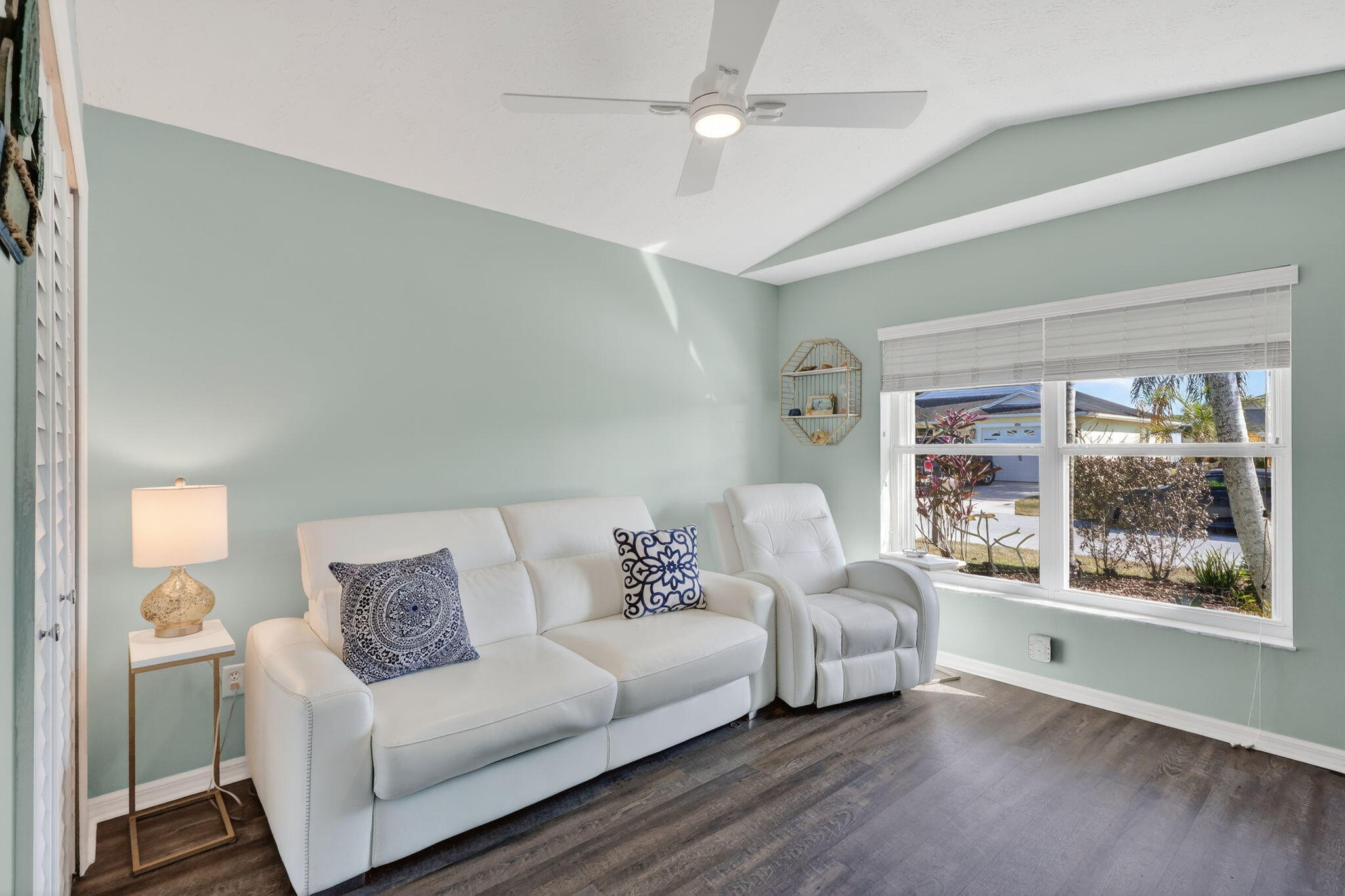 6655 Alemendra Street Fort Pierce, FL 34951 - Photo 38 of 53 38-web-or-mls-7R7A7258