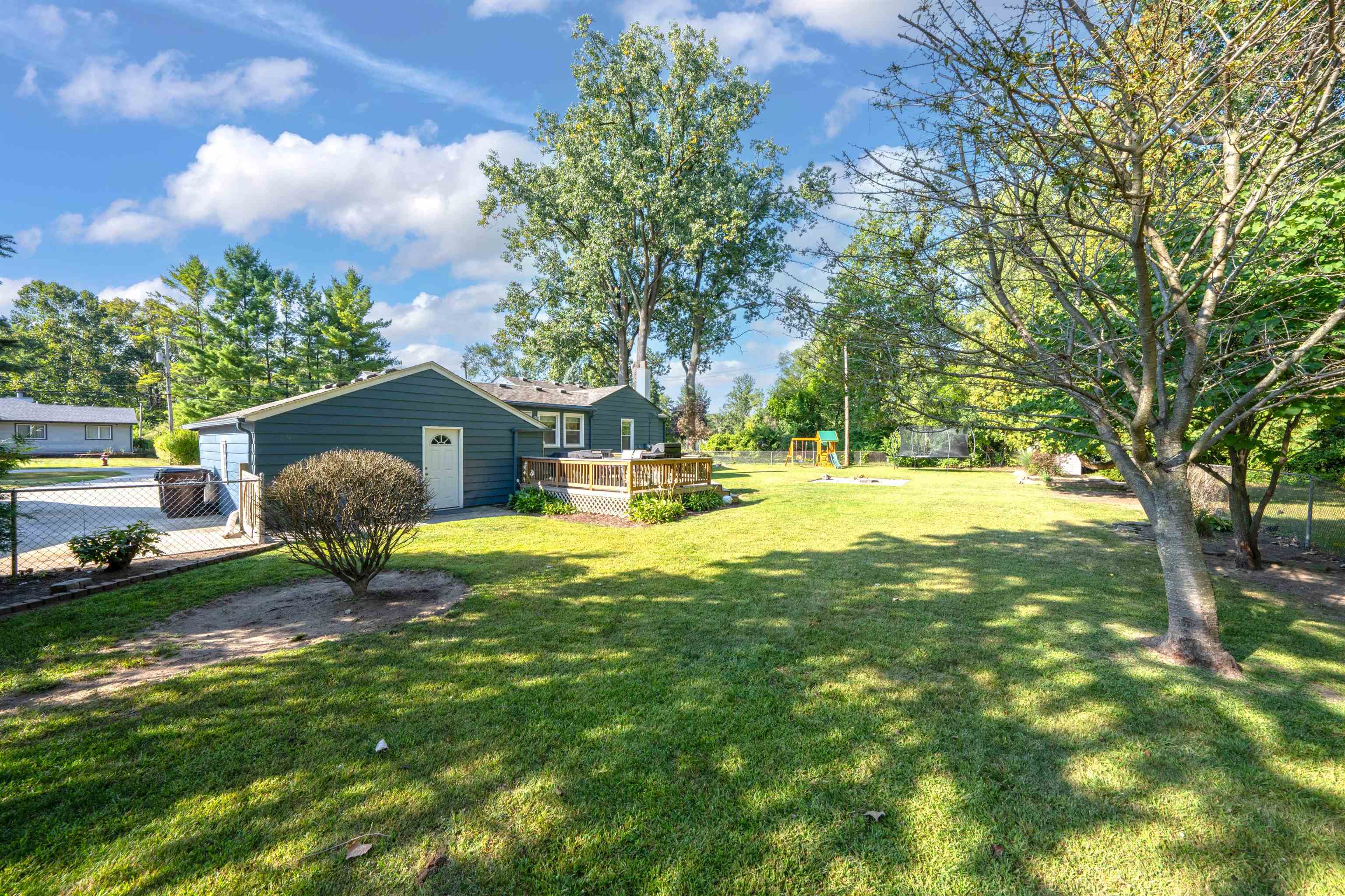 6651 Mayfair Road Utica, MI 48317 - Photo 32 of 55 50188540-f0b2ee6e-b690-4bc3-b7a5-a82aa07f4fcd.JPG