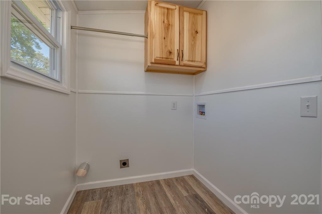 116 Riley Court Rutherfordton, NC 28139 - Photo 19 of 28 a bathroom with a window