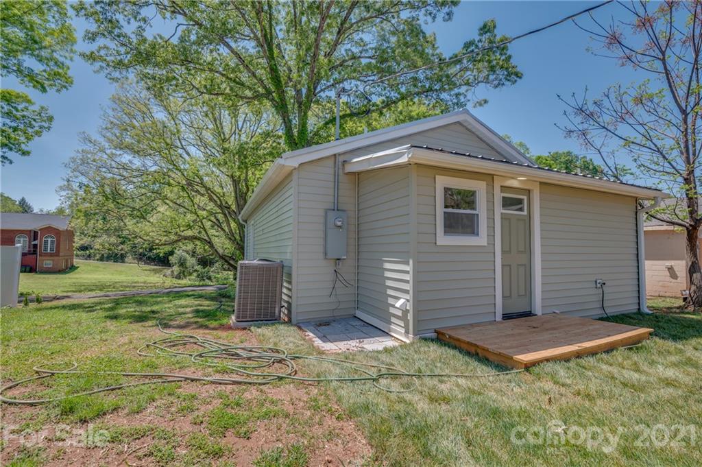 116 Riley Court Rutherfordton, NC 28139 - Photo 22 of 28 a front view of a house with garden