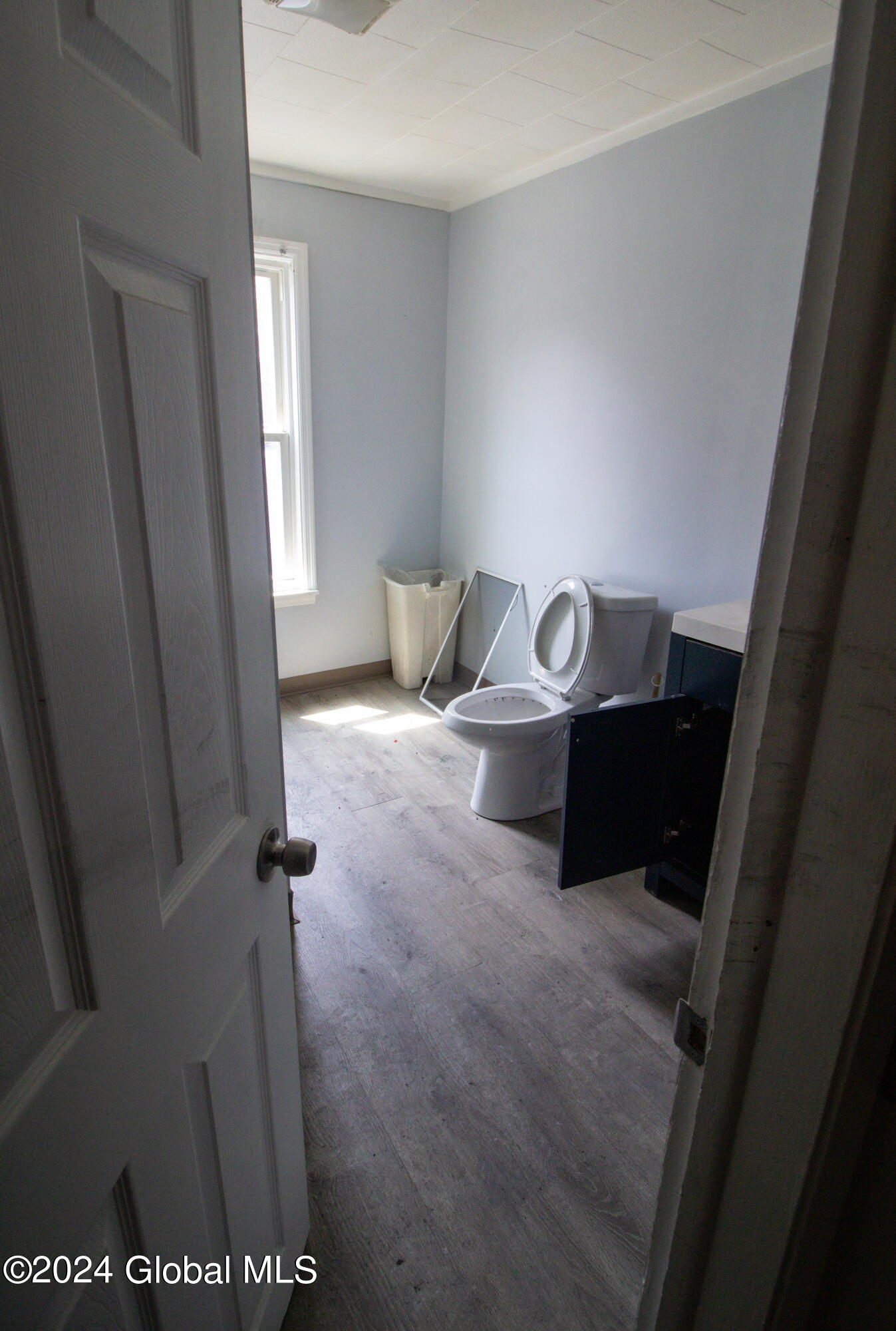 1311 Lower Broadway Schenectady, NY 12306 - Photo 5 of 8 Upstairs Bathroom