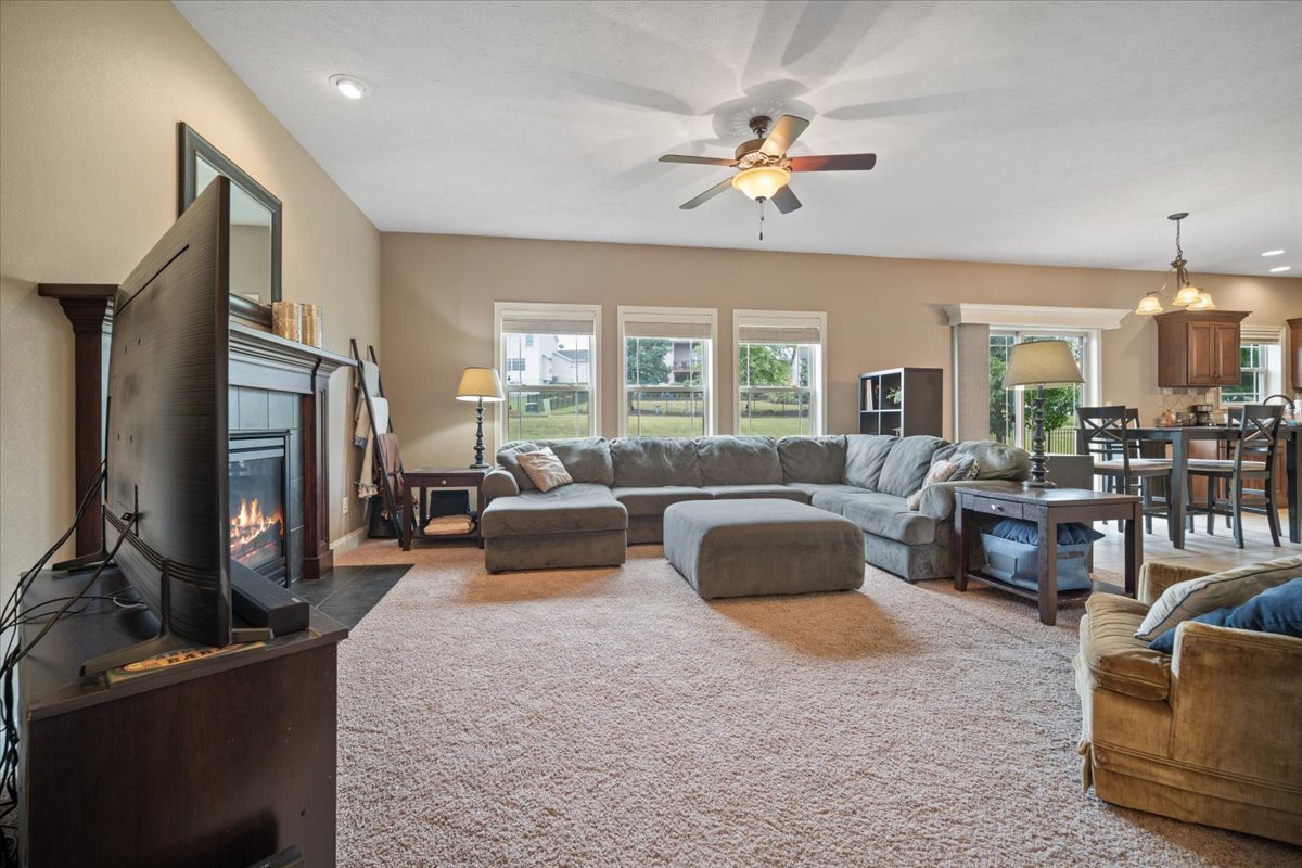 5011 Longfield Road Bloomington, IL 61705 - Photo 6 of 35 Gallery Image 6