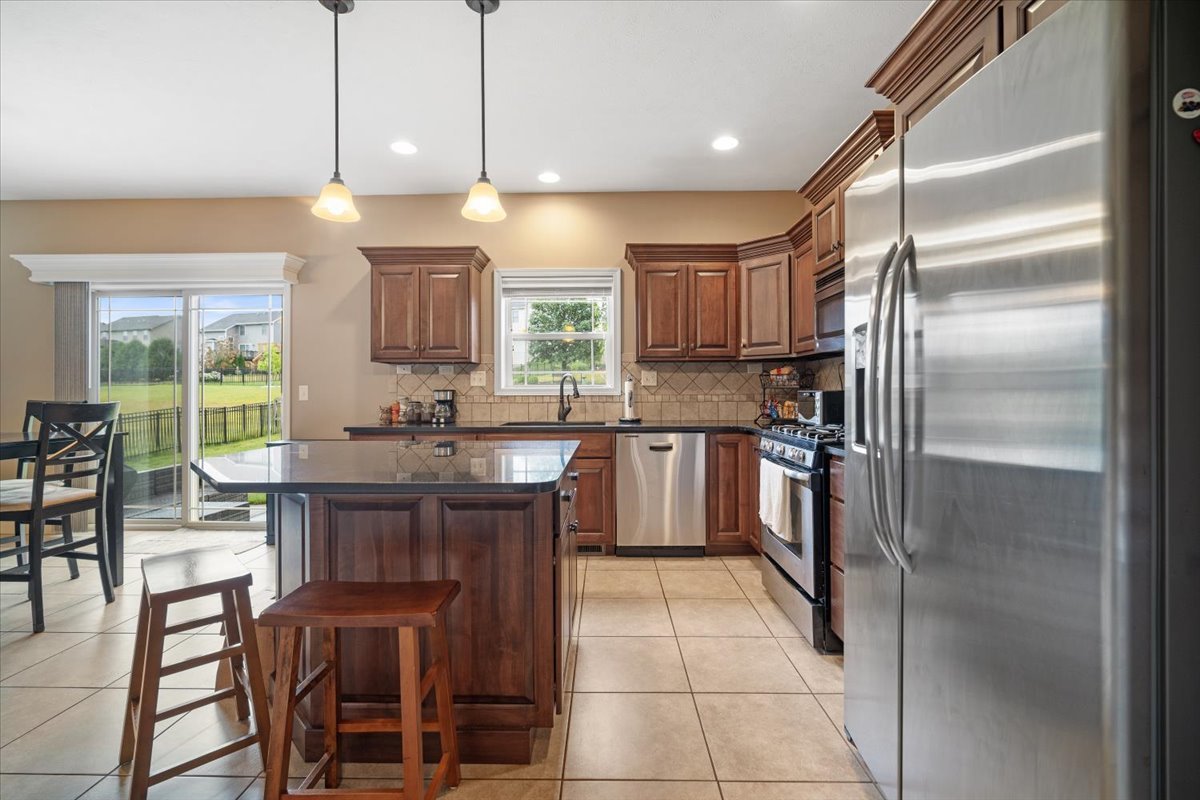 5011 Longfield Road Bloomington, IL 61705 - Photo 8 of 35 Gallery Image 8