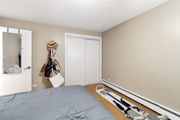 $1,850 | 5241 North Reserve Avenue, Unit 1W, Chicago, IL 60656