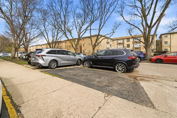 $1,850 | 5241 North Reserve Avenue, Unit 1W, Chicago, IL 60656