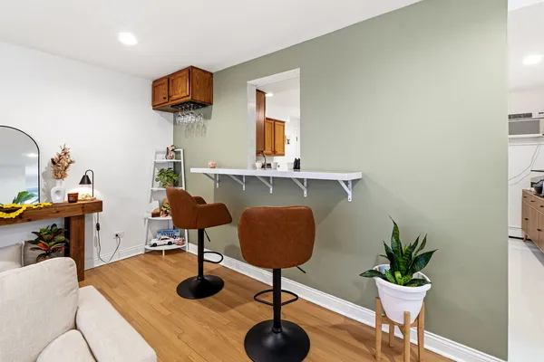 $1,850 | 5241 North Reserve Avenue, Unit 1W, Chicago, IL 60656