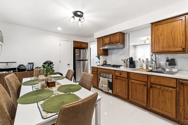 $1,850 | 5241 North Reserve Avenue, Unit 1W, Chicago, IL 60656