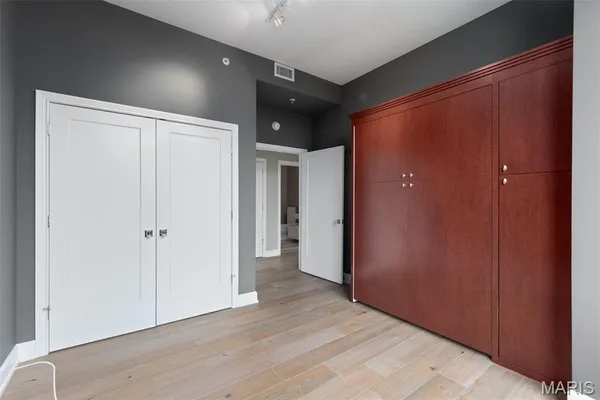 $4,300 | 4909 Laclede Avenue, Unit 701, St. Louis, MO 63108