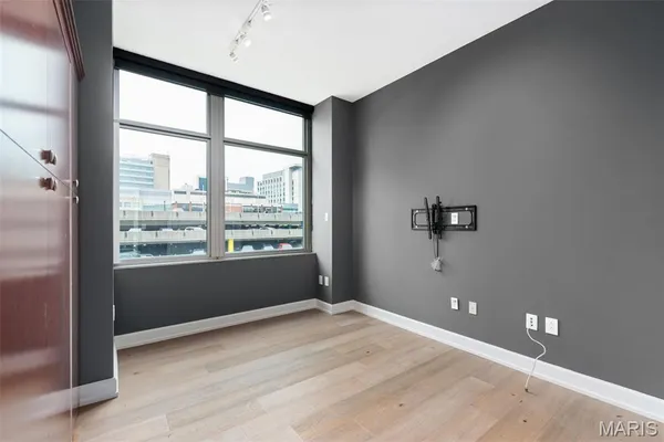 $4,300 | 4909 Laclede Avenue, Unit 701, St. Louis, MO 63108