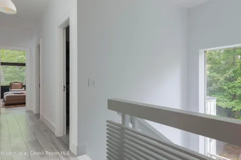 a view of livingroom with furniture