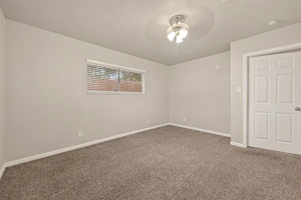 $1,390 | 10 Ferguson Street, Baytown, TX 77520