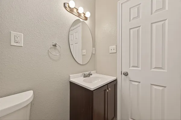 $1,390 | 10 Ferguson Street, Baytown, TX 77520