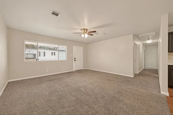 $1,390 | 10 Ferguson Street, Baytown, TX 77520