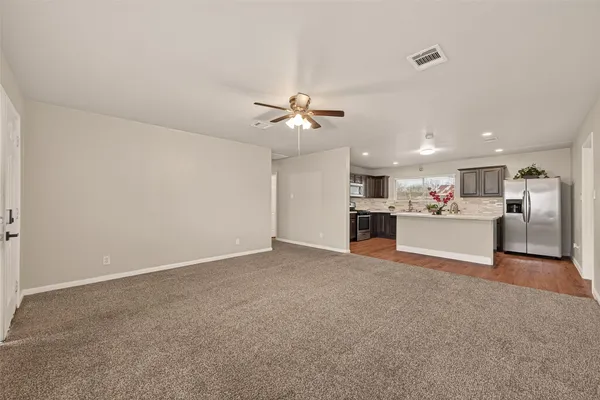 $1,390 | 10 Ferguson Street, Baytown, TX 77520