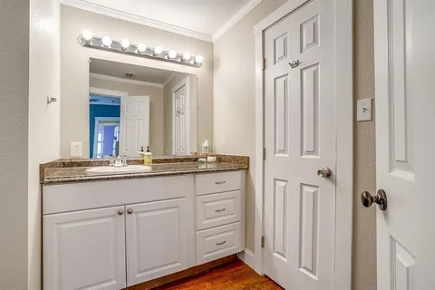 $249,900 | 1215 North Elm Street, Weatherford, TX 76086