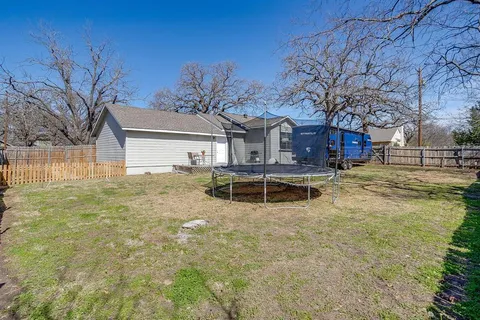$249,900 | 1215 North Elm Street, Weatherford, TX 76086
