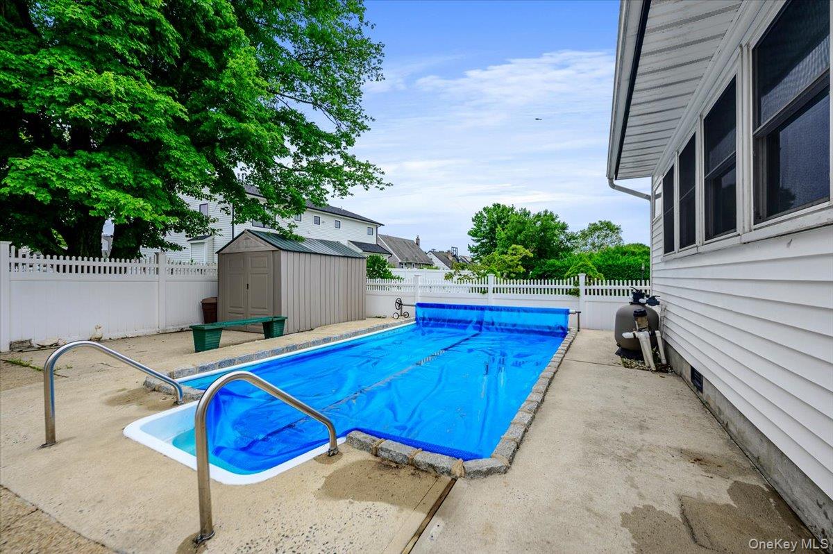 1815 Meadowbrook Road Merrick, NY 11566 - Photo 23 of 25 Fun in the sun!