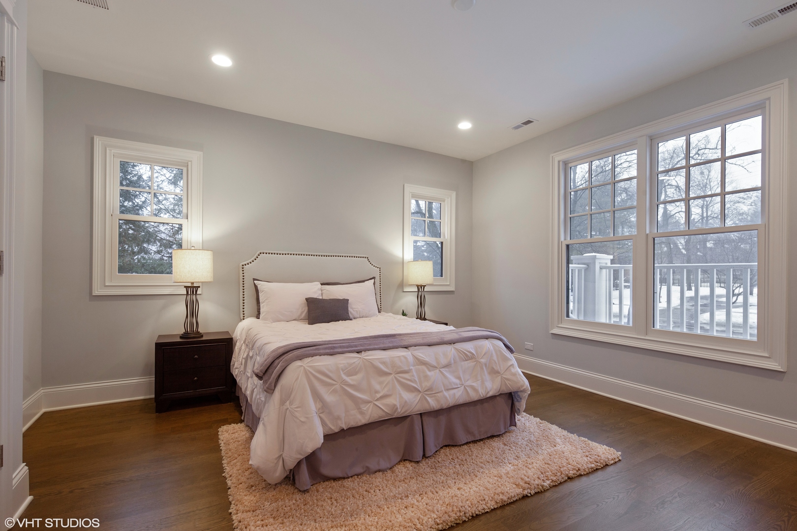 117 Church Road Winnetka, IL 60093 - Photo 23 of 29 a bedroom with a bed and a large window
