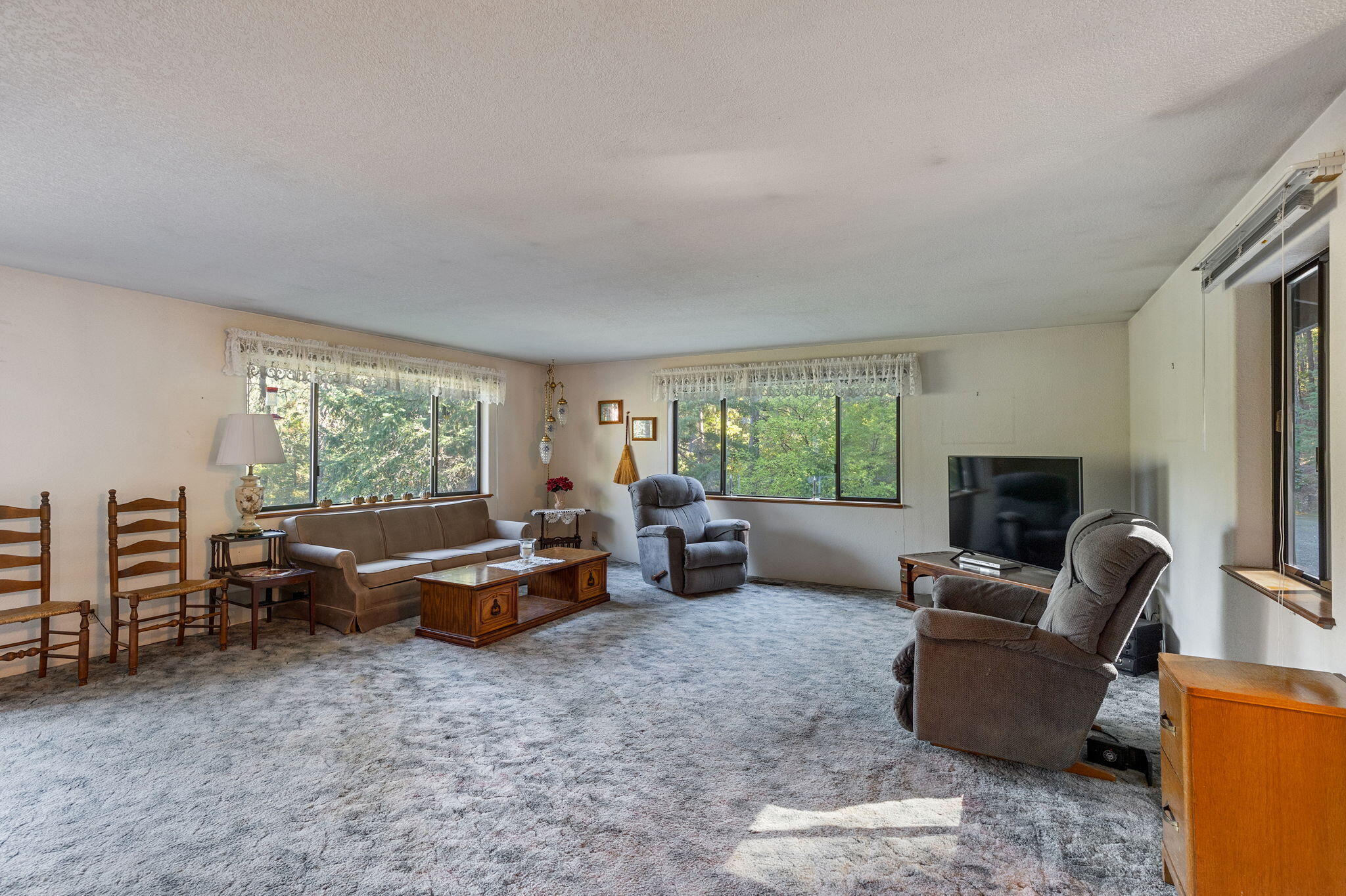 6335 Donaldson Road Grants Pass, OR 97526 - Photo 6 of 35 15-web-or-mls-6335-donaldson-rd