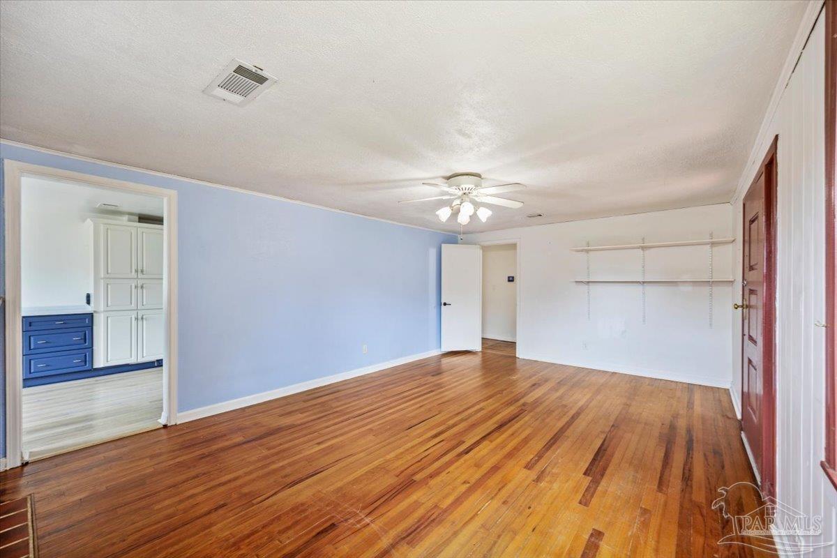 968 East Burgess Road Pensacola, FL 32504 - Photo 4 of 21