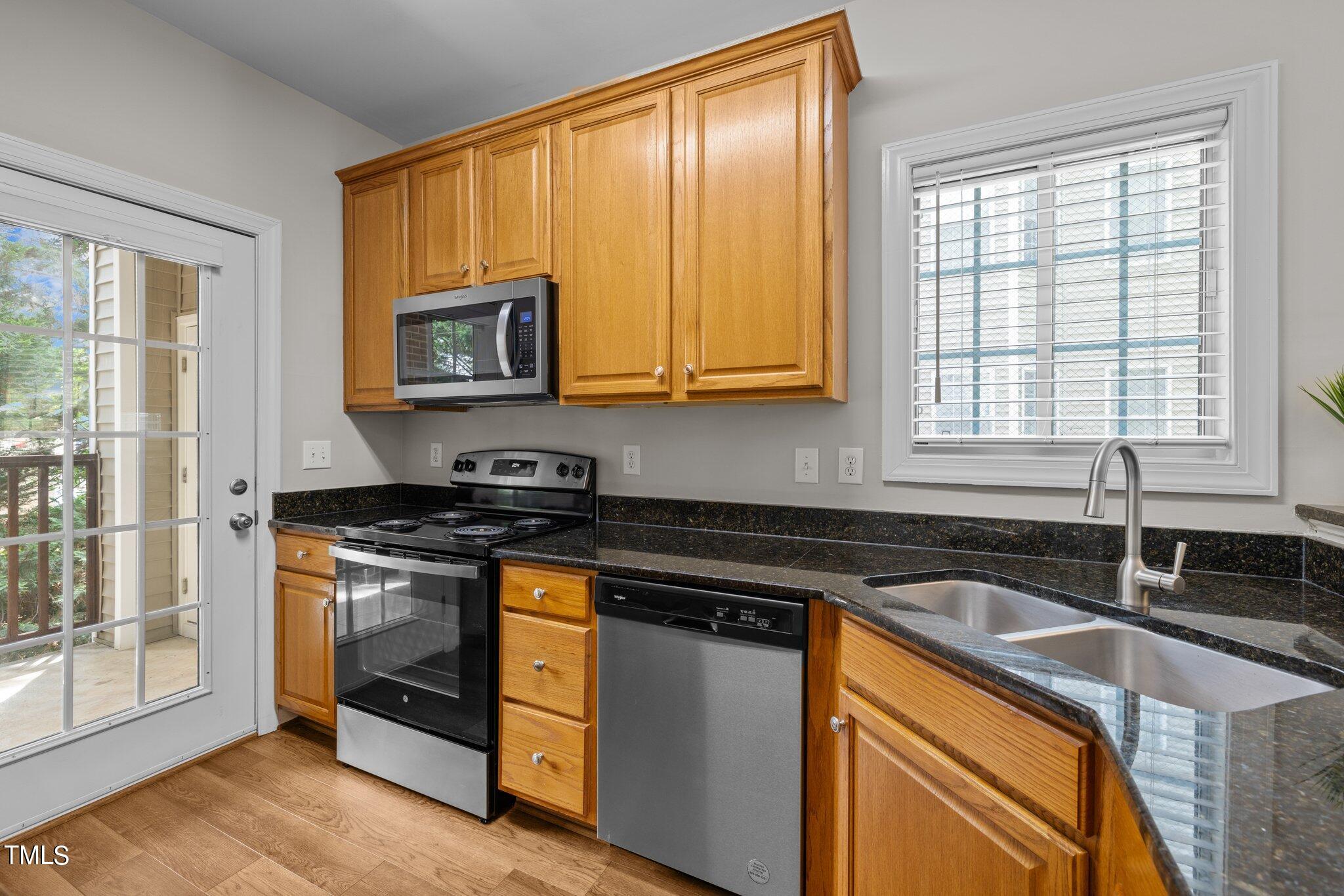 7024 Sandy Forks Road, Unit 201 Raleigh, NC 27609 - Photo 10 of 42 16-web-or-mls-5Z8A4899