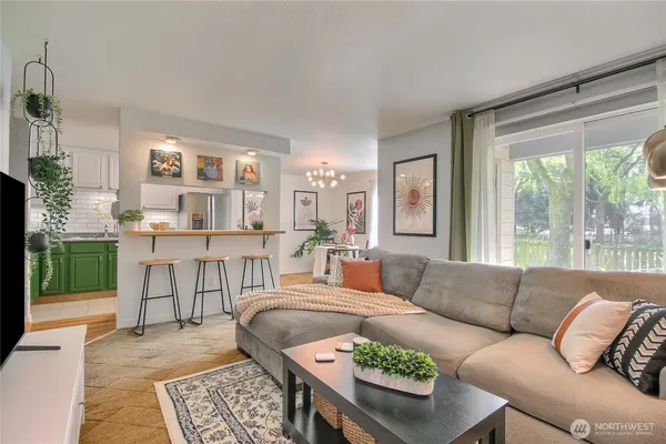 $379,000 | 20320 Bothell Everett Highway, Unit D102, Bothell, WA 98012