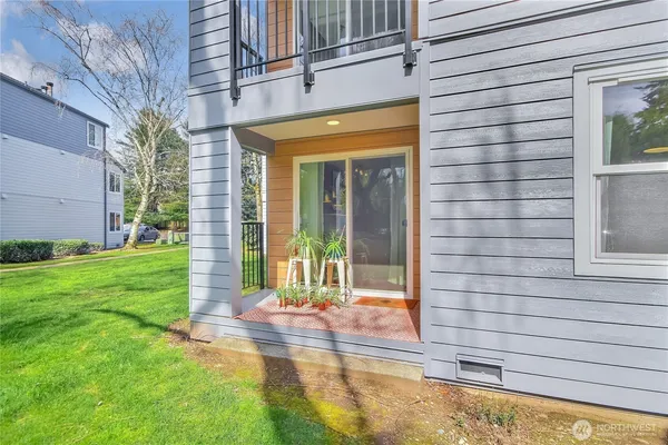 $379,000 | 20320 Bothell Everett Highway, Unit D102, Bothell, WA 98012