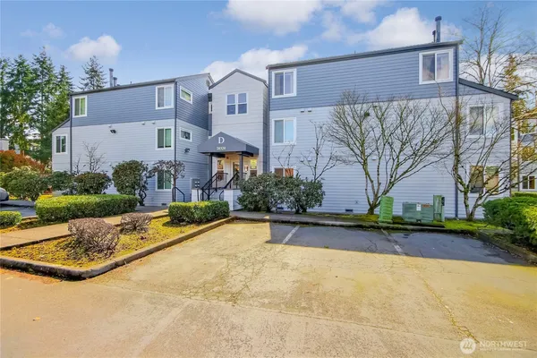 $379,000 | 20320 Bothell Everett Highway, Unit D102, Bothell, WA 98012