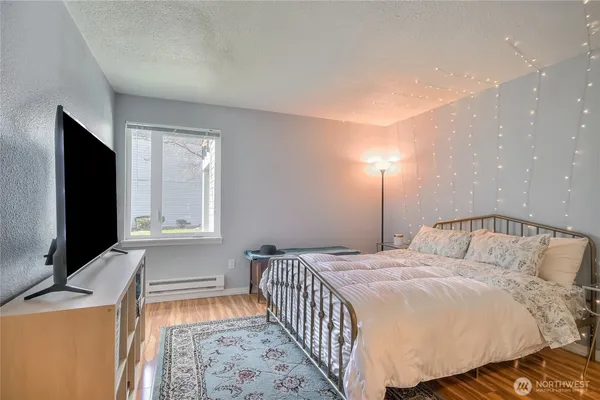 $379,000 | 20320 Bothell Everett Highway, Unit D102, Bothell, WA 98012