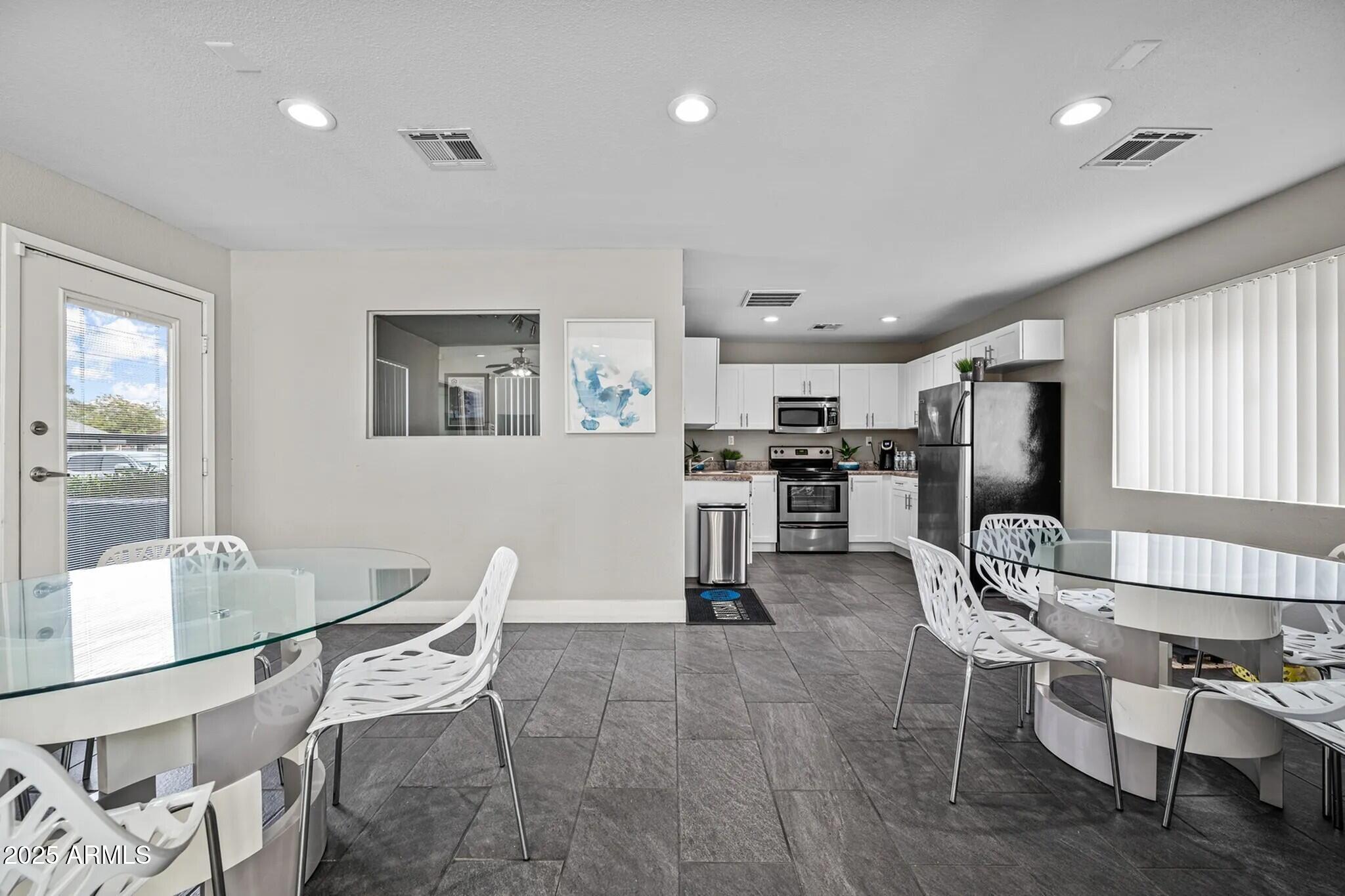 9350 North 67th Avenue, Unit A1 Peoria, AZ 85345 - Photo 5 of 11 Dining Room