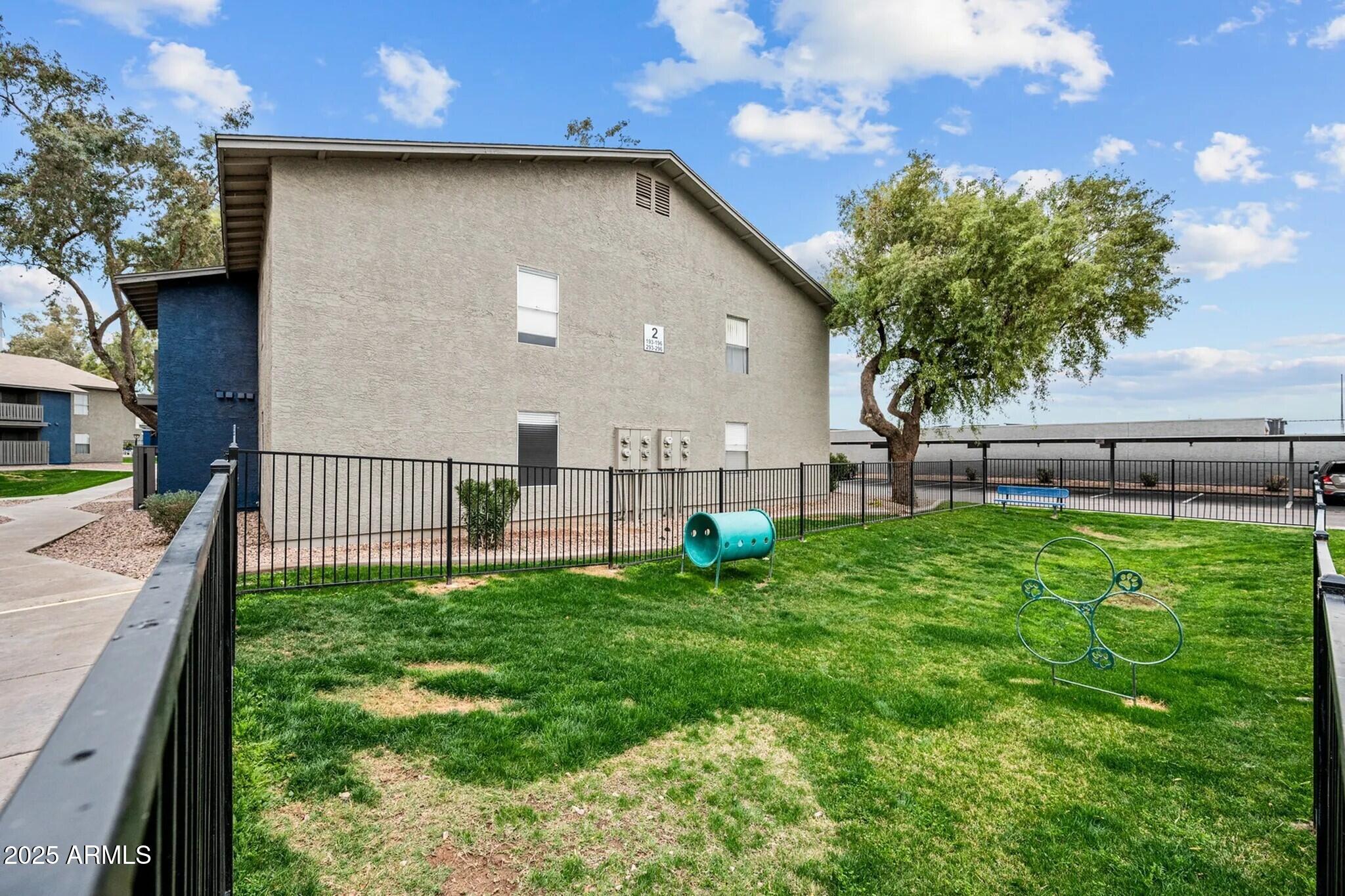 9350 North 67th Avenue, Unit A1 Peoria, AZ 85345 - Photo 8 of 11 Dog Park