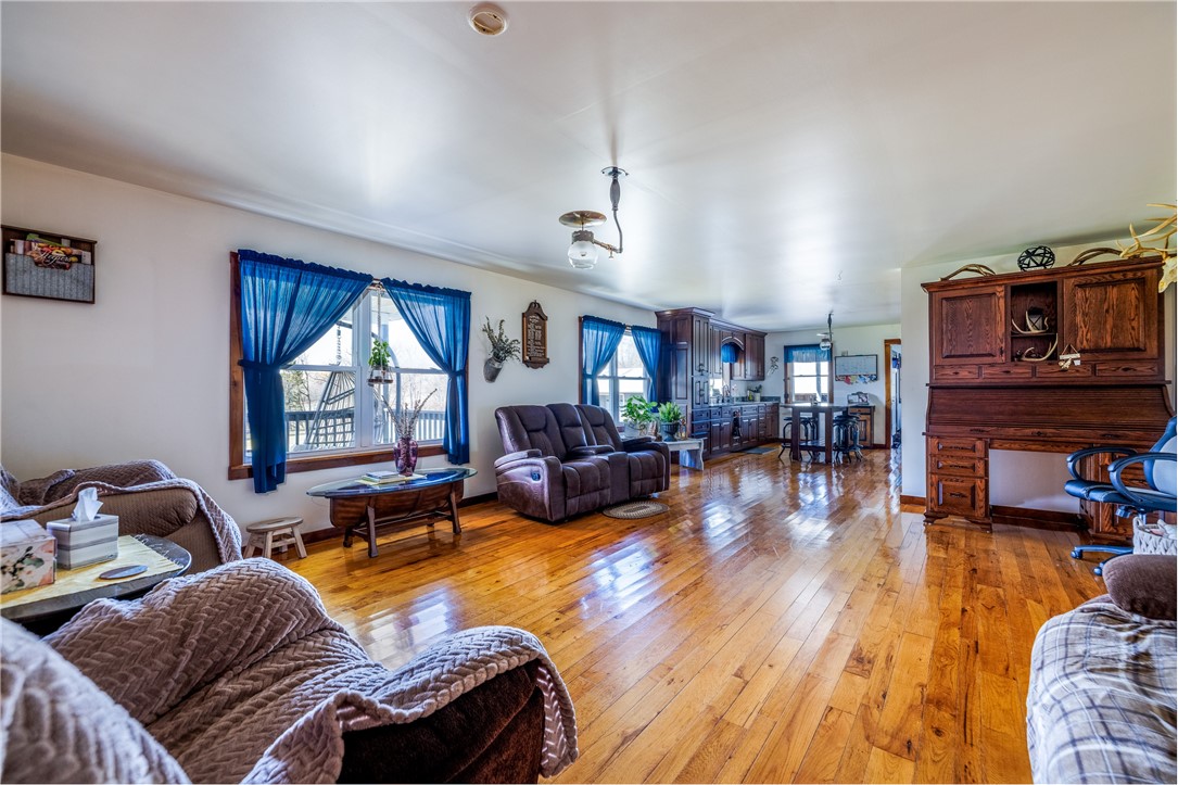 11596 Purdy Road Fillmore, NY 14735 - Photo 15 of 50 Living room