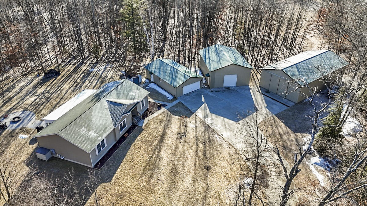 5717 Maple Ridge Road Sterling, MI 48659 - Photo 19 of 97 018