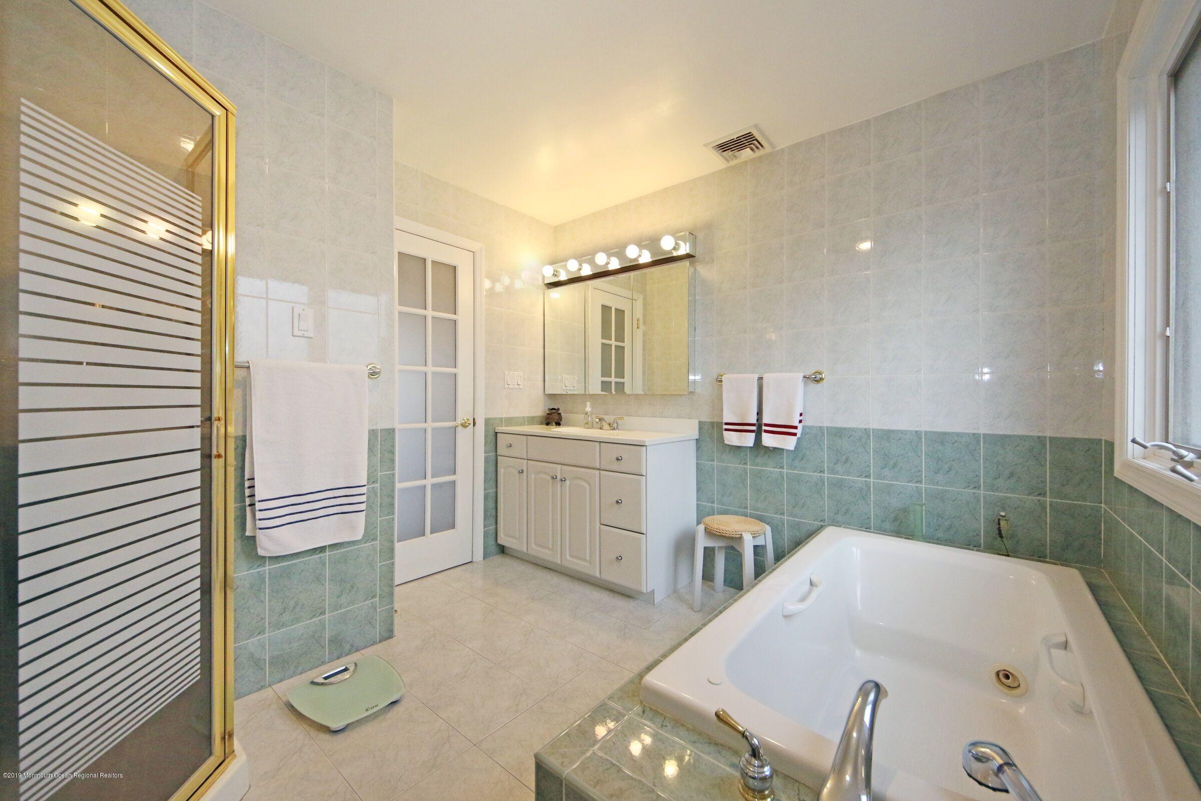 1 Grant Road Manalapan, NJ 07726 - Photo 8 of 16 B8E59164-FE4D-49BA-8550-2BC1587C804A