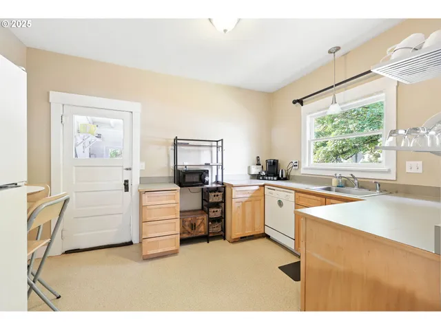 $625,000 | 12770 Southwest 3rd Street, Beaverton, OR 97005