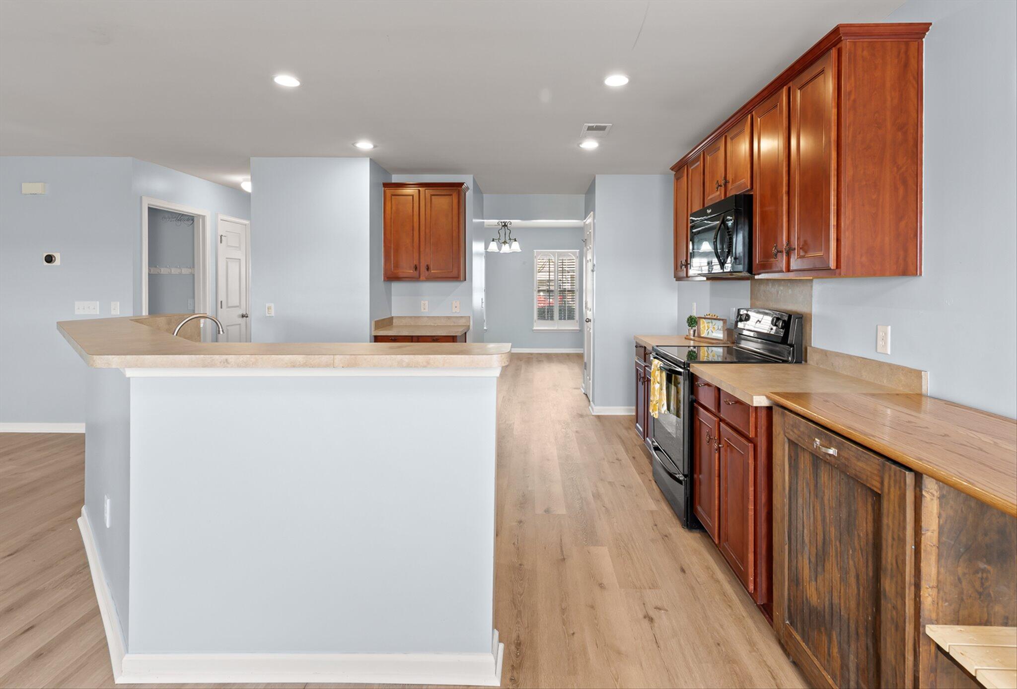 314 Deep River Road Summerville, SC 29486 - Photo 12 of 79 12-314 Deep River-6