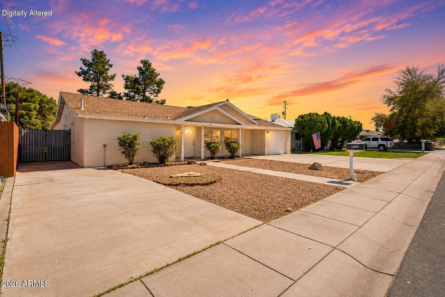7 South Catalina Street Gilbert, AZ 85233 - Photo 2 of 24 Front