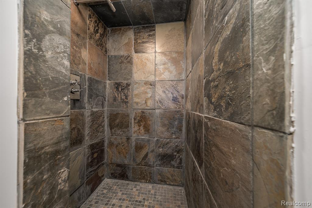 25977 Power Road Farmington, MI 48336 - Photo 26 of 35
