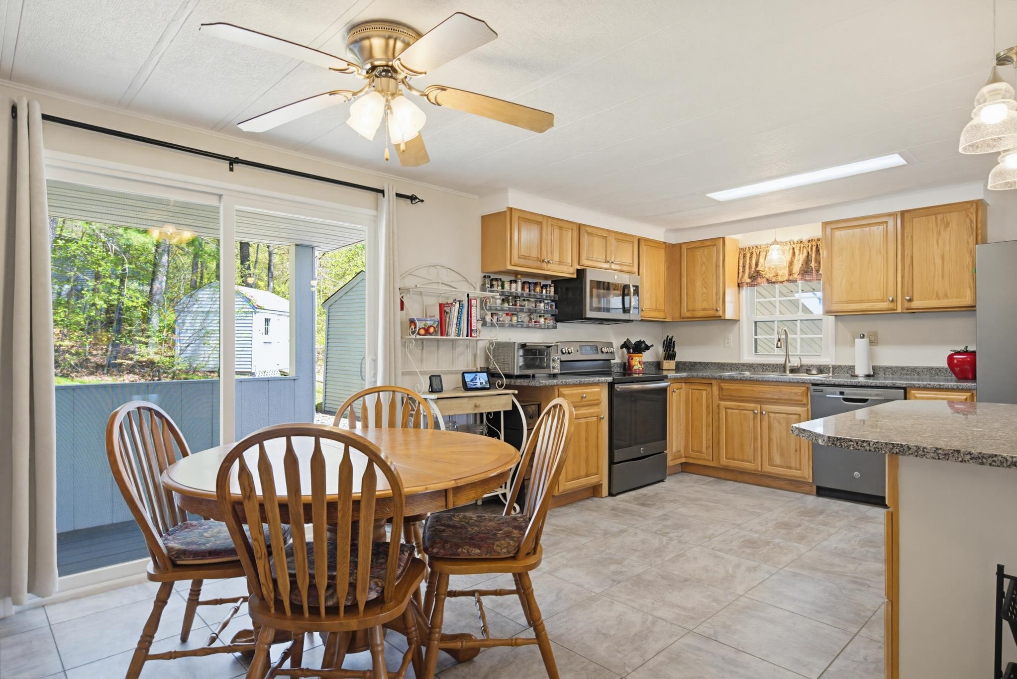55 Roger Road Goffstown, NH 03045 - Photo 12 of 50