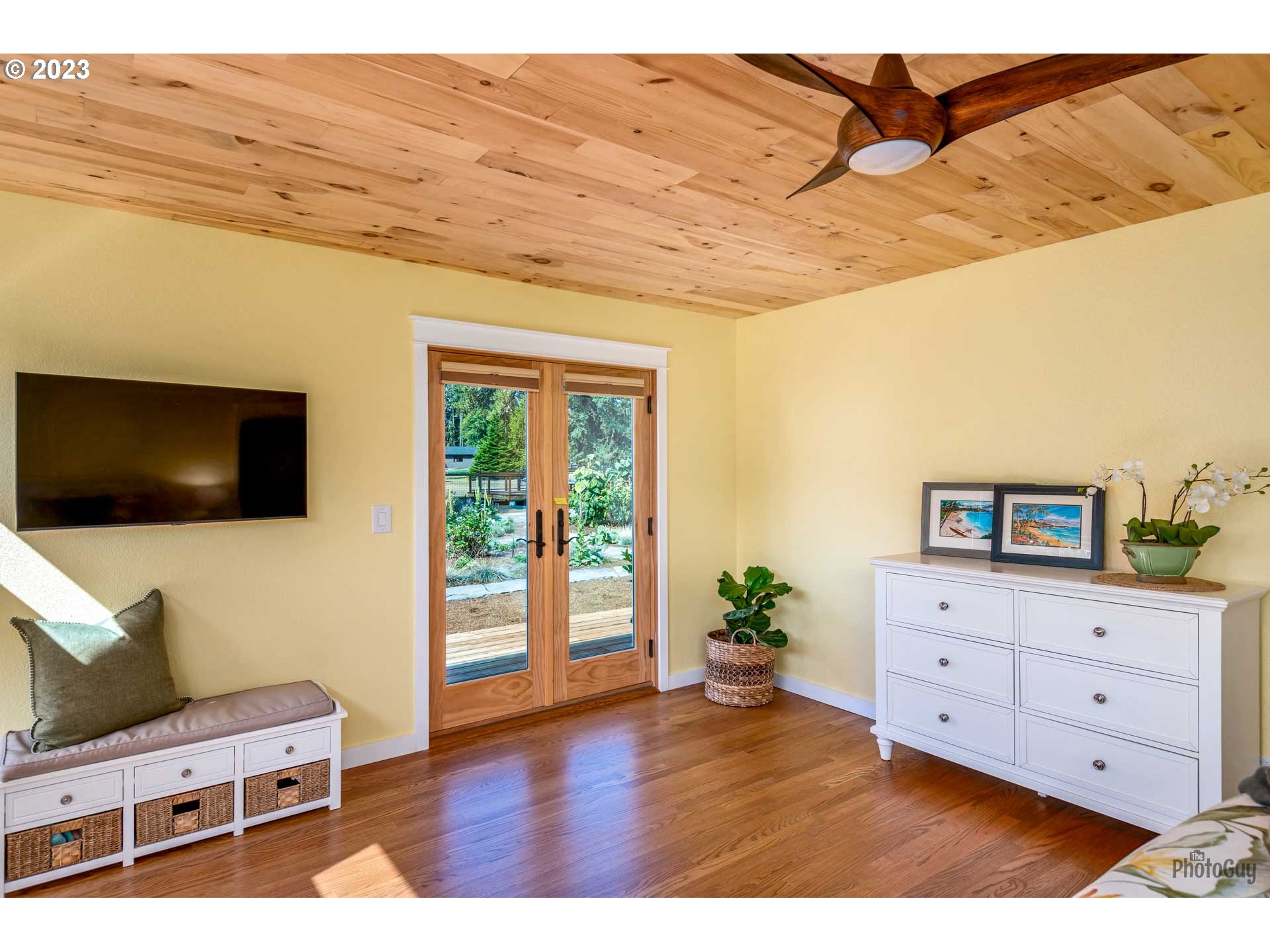 26077 England Loop Veneta, OR 97487 - Photo 16 of 45 Gallery Image 16
