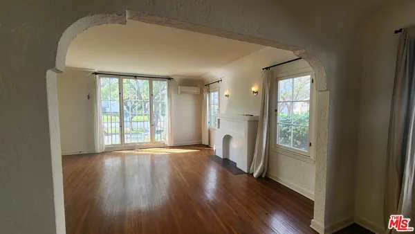 $3,800 | 1220 South Highland Avenue, Unit 1220, Los Angeles, CA 90019