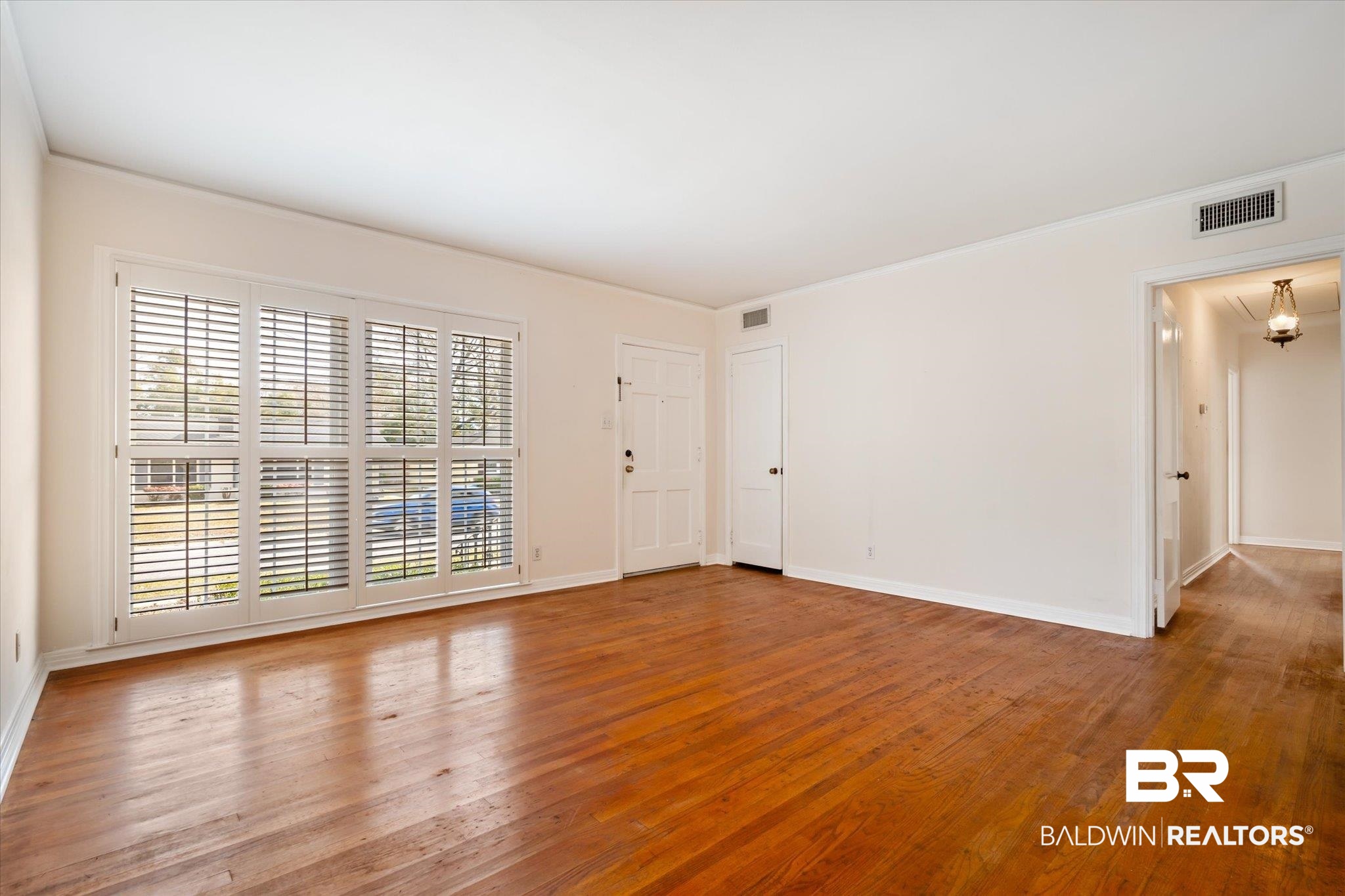 16 East Chadwick Drive Mobile, AL 36606 - Photo 2 of 19