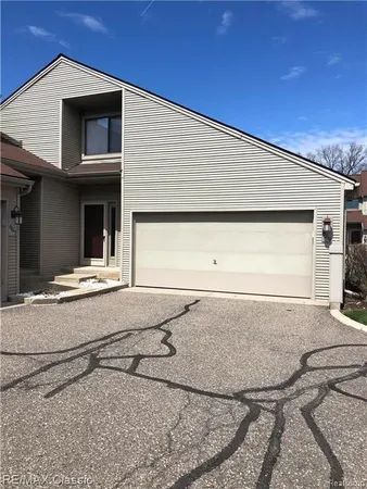 $2,100 | 669 Camden Court, Unit 194, Rochester, MI 48307