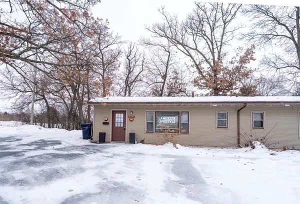 $975 | 4256 Fox Hills Court, Janesville, WI 53546